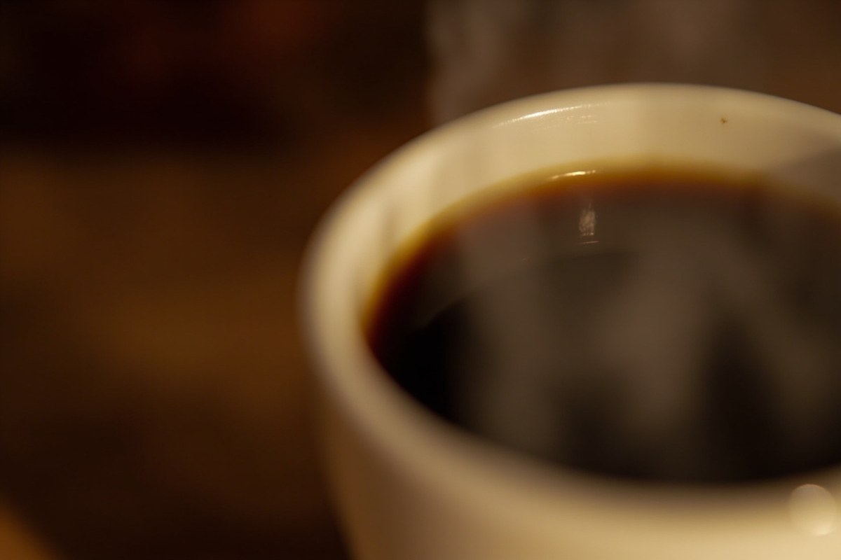 不同容量咖啡杯並排展示